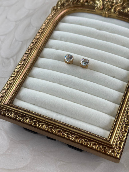 ✨The Diana Studs✨