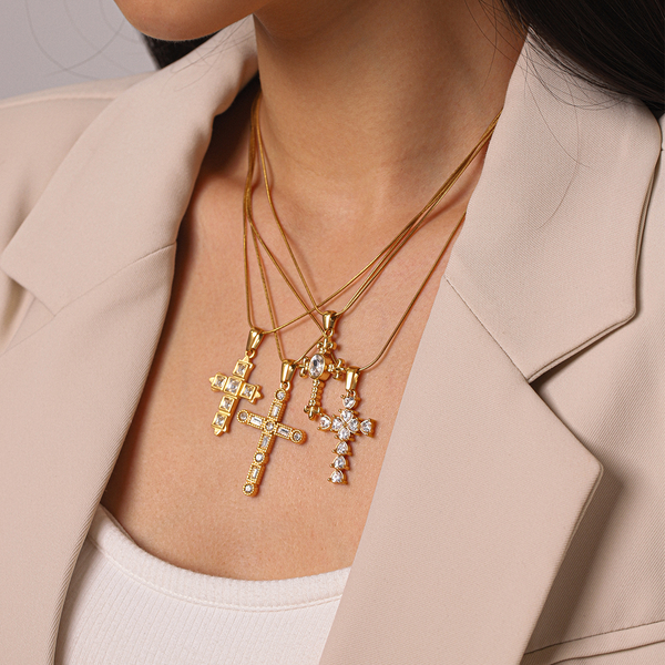 ✨The Haven Cross Necklace✨