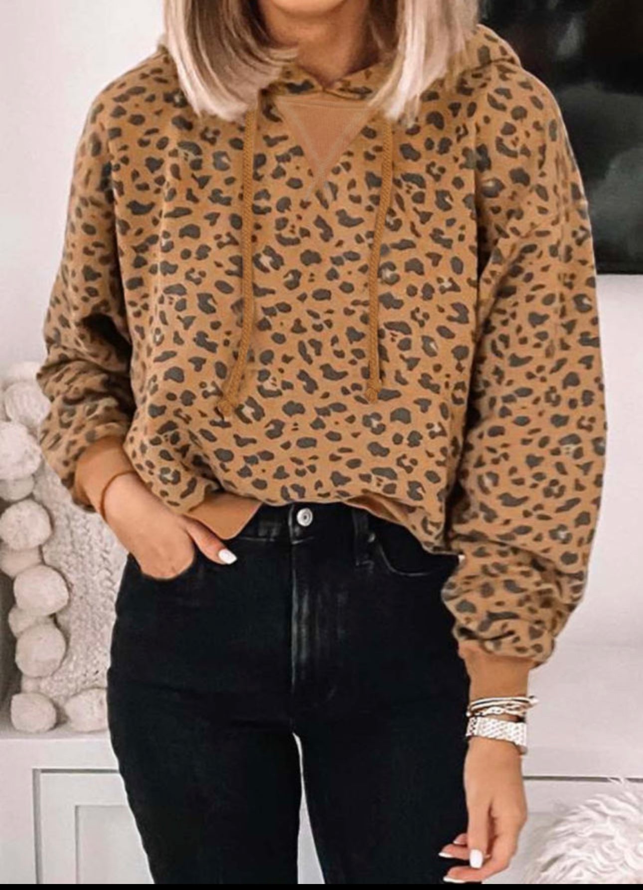 LEOPARD LONG SLEEVE DRAWSTRING CROPPED HOODIE