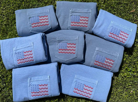 AMERICAN BOW SCALLOPED FLAG POCKET COMFORT COLOR TEE