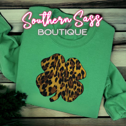 LEOPARD CLOVER APPLIQUE SWEATSHIRT