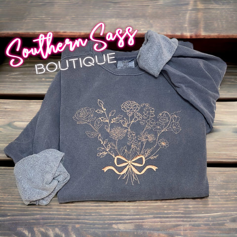 BIRTH FLOWER FAMILY BOUQUET EMBROIDERED SWEATSHIRT