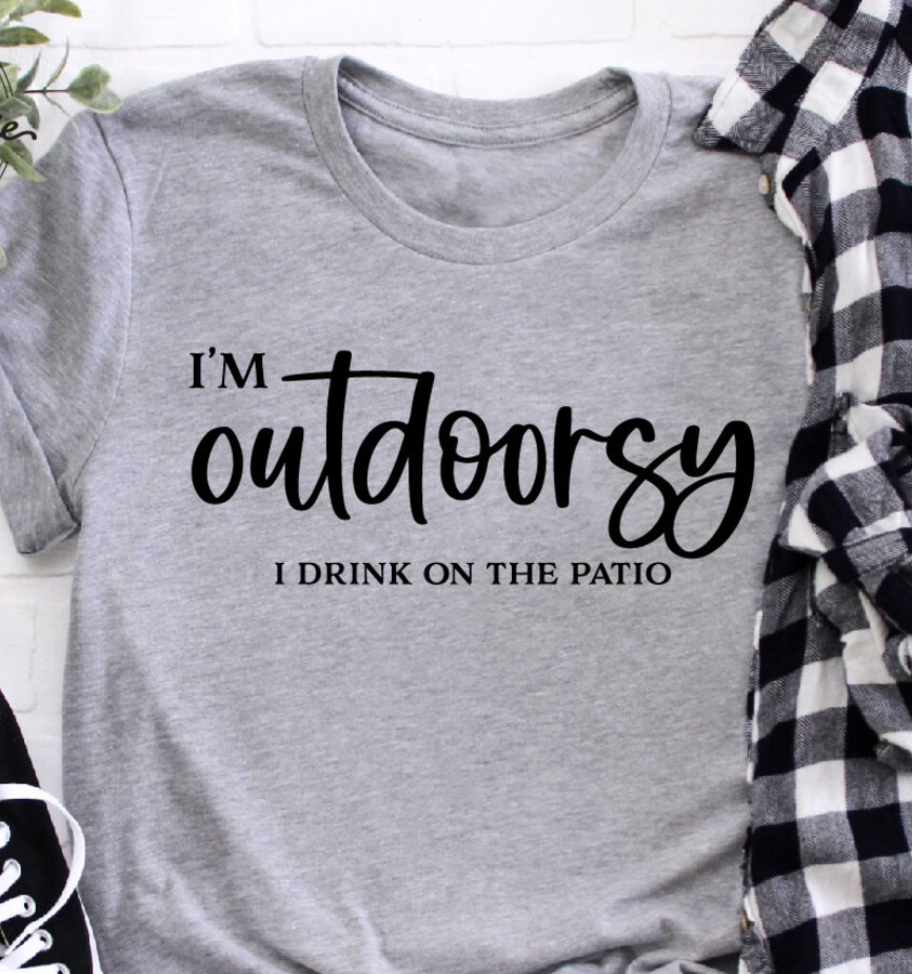 IM OUTDOORSY T- SHIRT