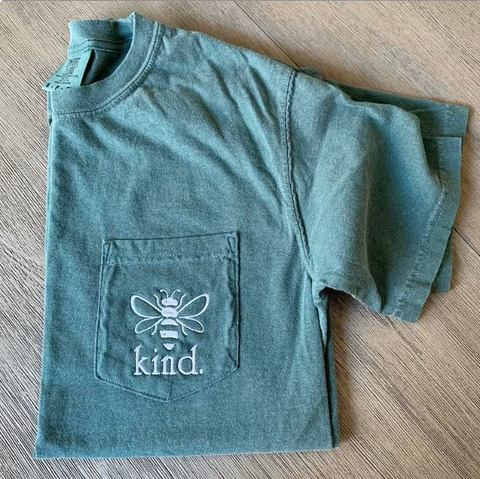 BEE KIND EMBROIDERED COMFORT COLOR TEE