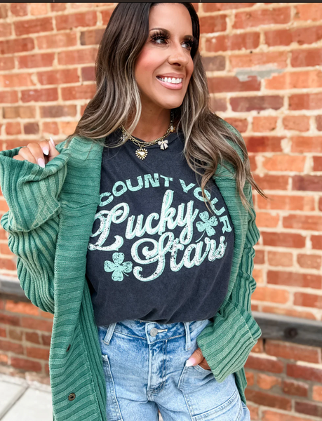 GRAPHIC TEES THAT JUST MAKE YOU HAPPY