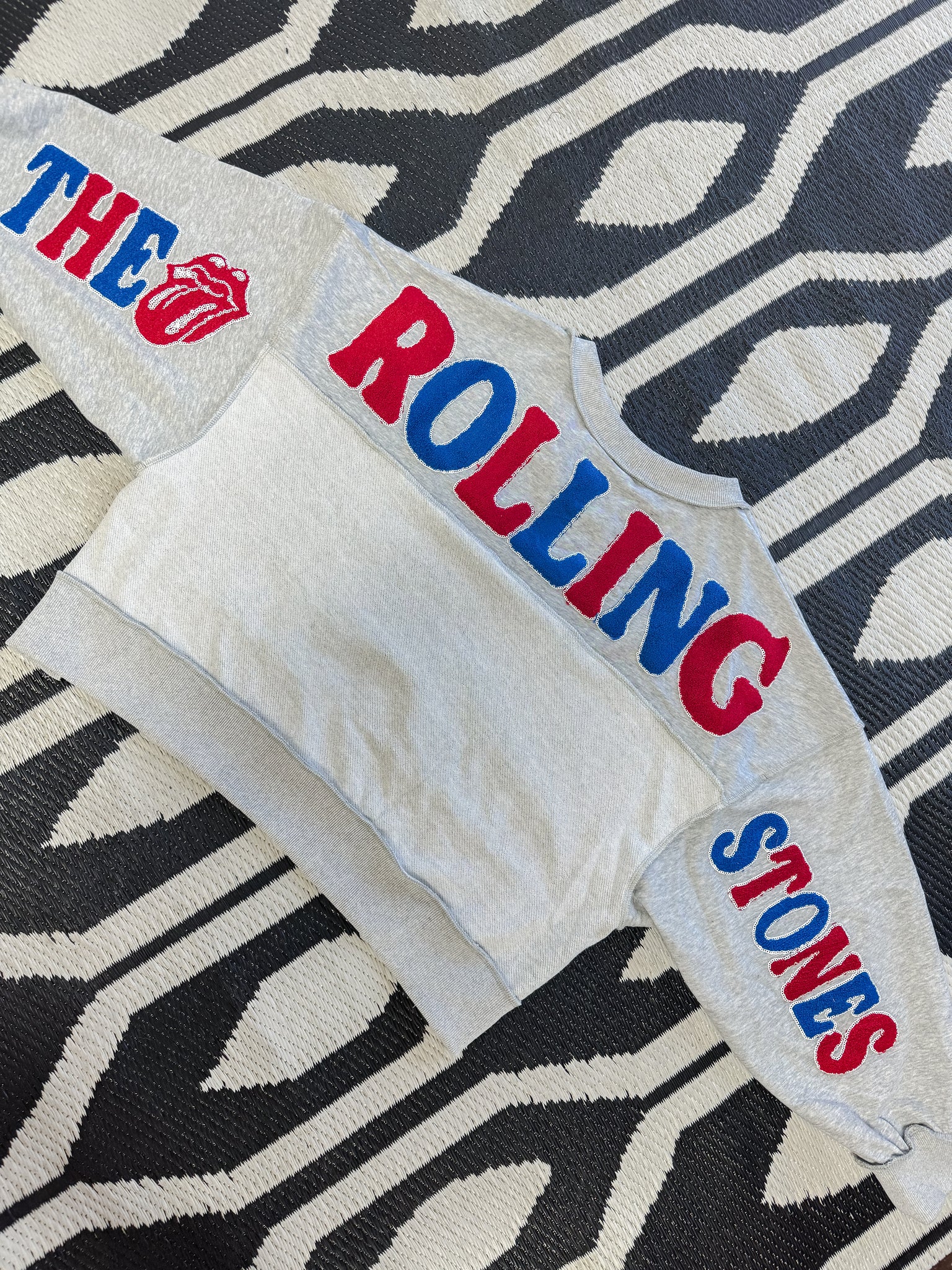 ROLLING S TONES BACK DETAIL SWEATSHIRT