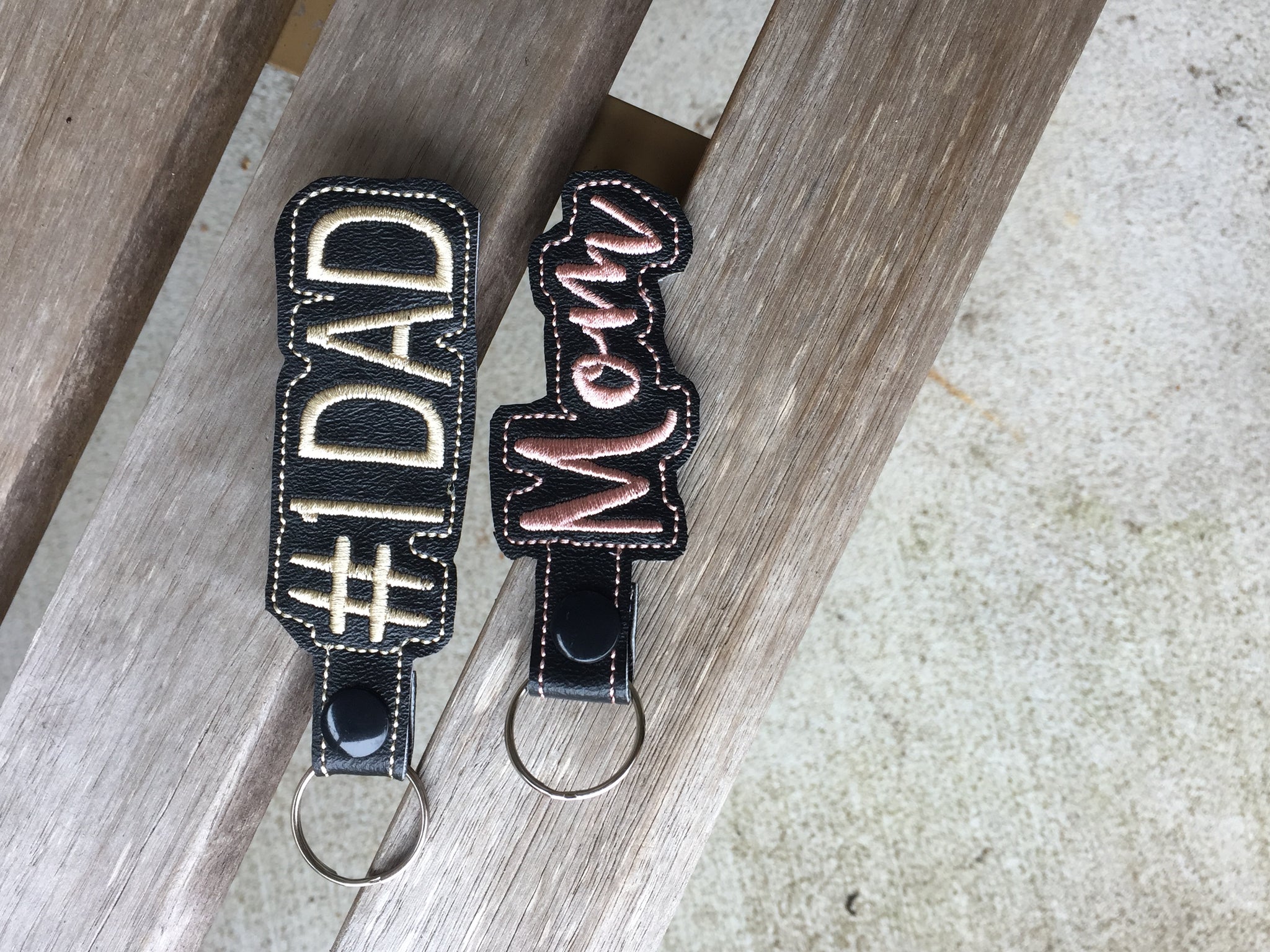 MOM / DAD KEYCHAINS